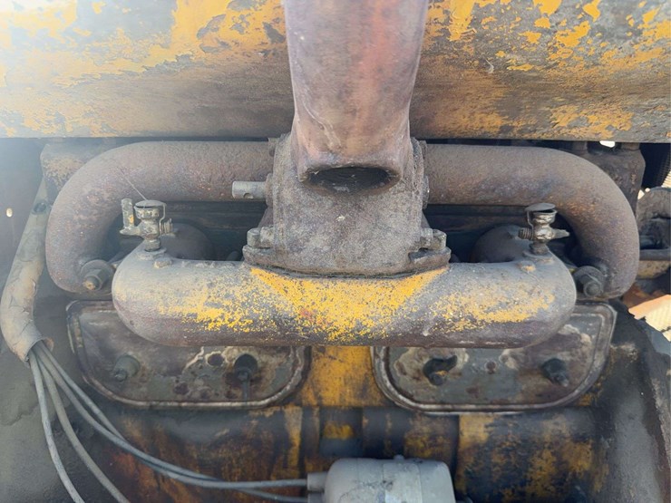 caterpillar-fifteen-image-22