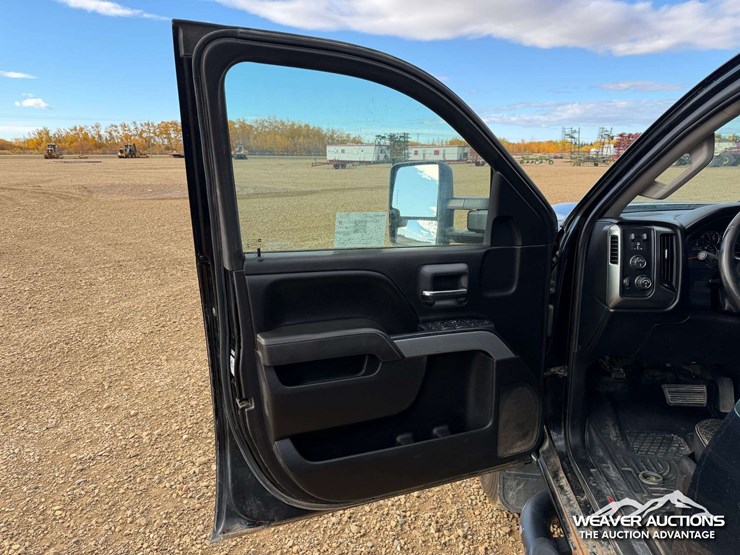 2017-chevrolet-silverado-2500hd-lt-image-6