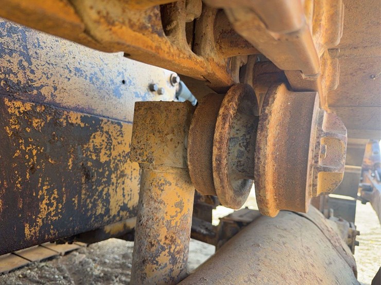 caterpillar-d4d-image-17