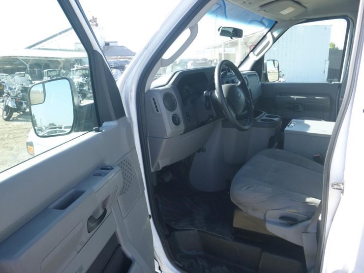 2011-ford-cargo-image-5