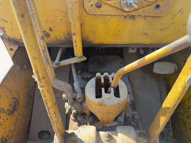 caterpillar-r2-image-34