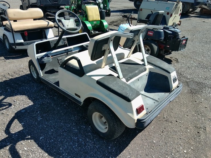 club-car-ds-golf-cart-image-4