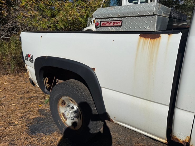 2006-chevrolet-2500-image-31
