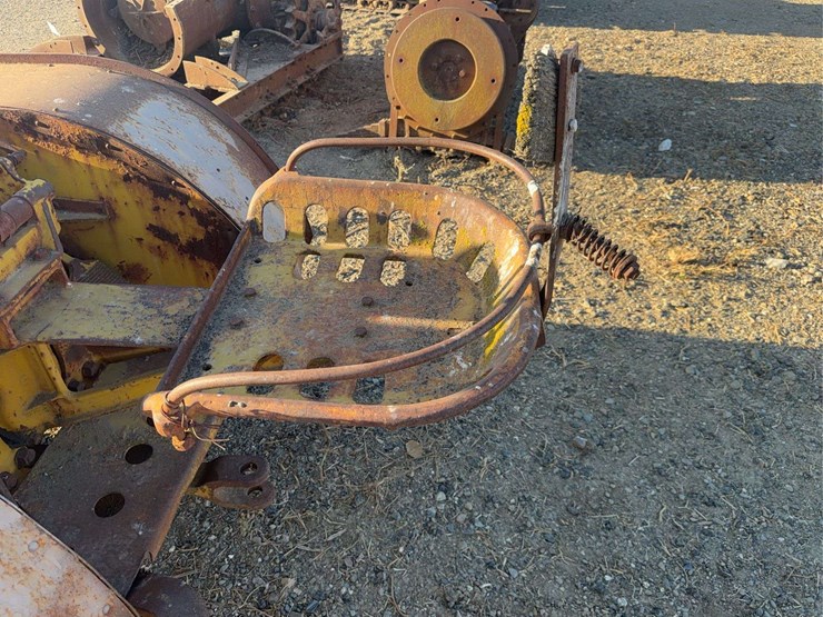 caterpillar-twenty-two-image-16