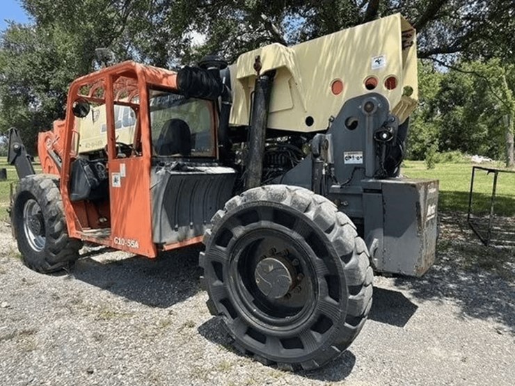 2009-jlg-g10-55a-image-2