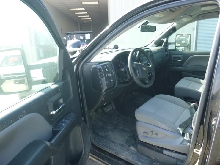 2018-chevrolet-1500-image-6