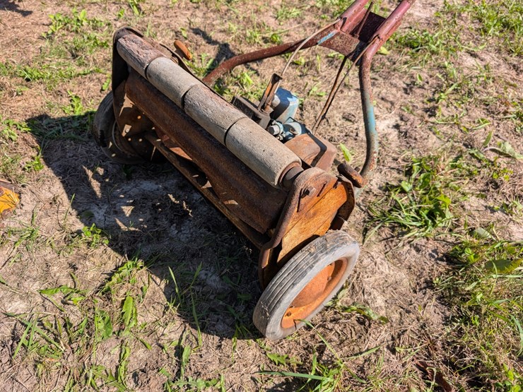 #4075-•-reel-mower-image-3