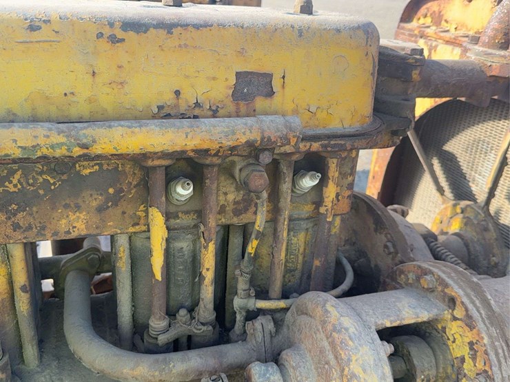 caterpillar-twenty-image-22