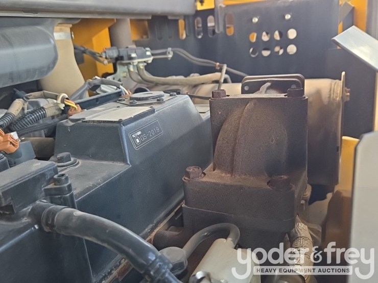 2020-deere-85g-image-56