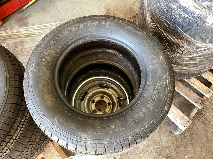#1860-•-(6)-bf-goodrich-radial-t/a-tires-image-2