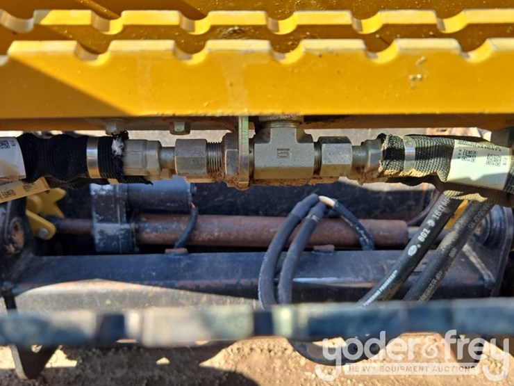 2017-caterpillar-279d-image-27