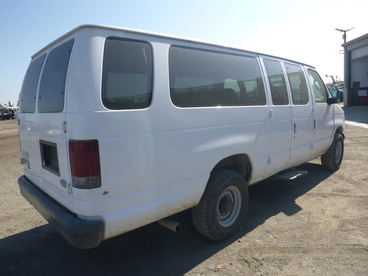 2007-ford-econoline-350-image-3