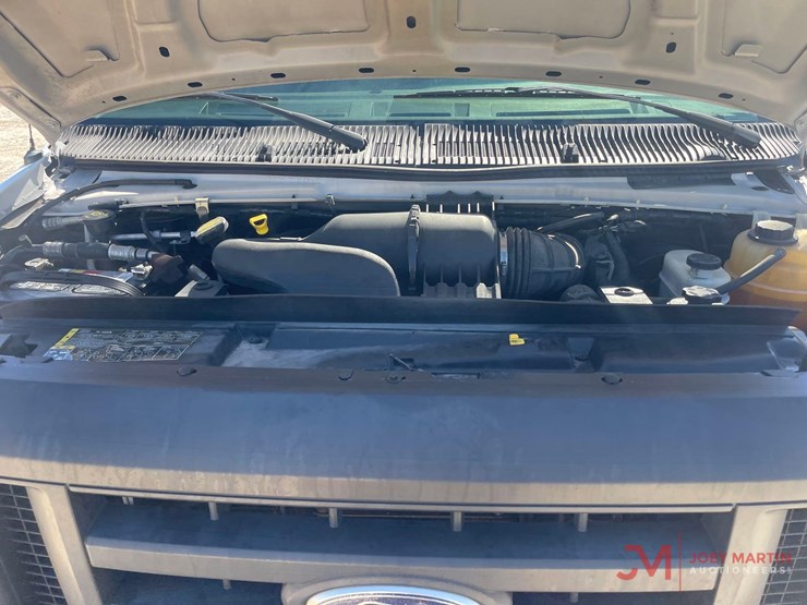 2014-ford-cargo-image-11