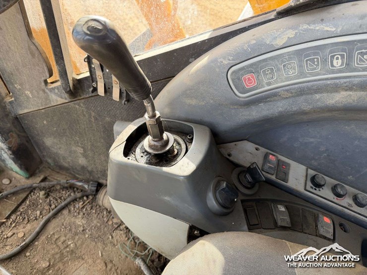 jcb-js220-lc-image-9