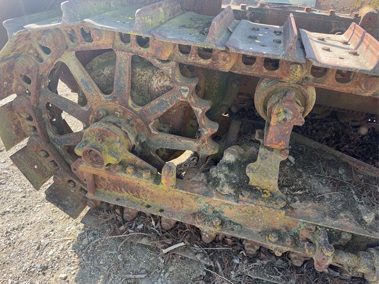 caterpillar-thirty-image-9