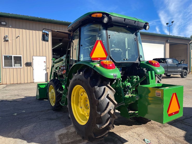 2024-john-deere-5075e-image-7