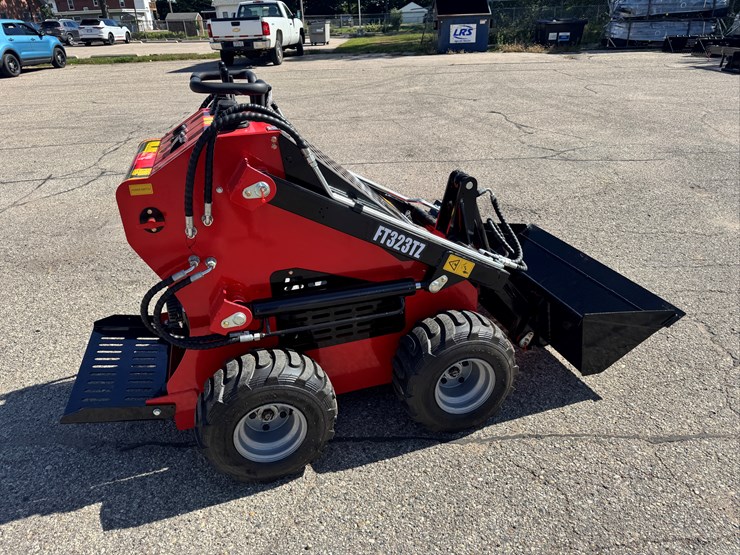 2026-unused-ft323tz-future-skid-steer-wheeler-loader-image-2