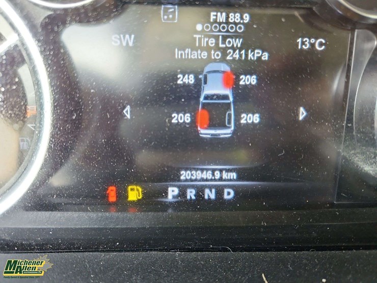2017-dodge-1500-image-27