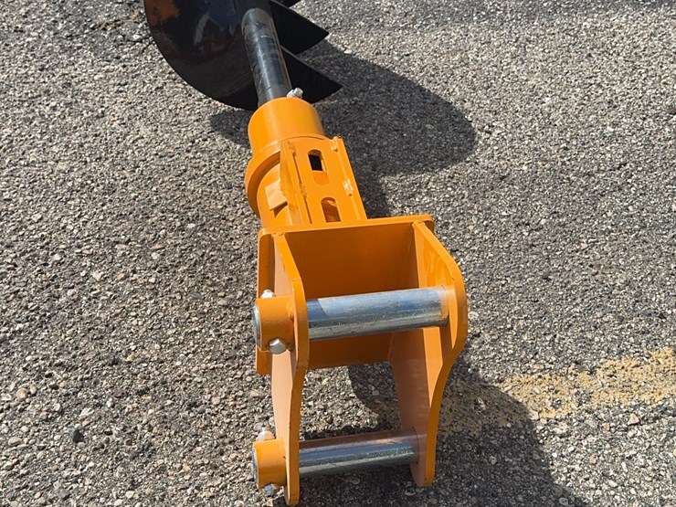 cat305-excavator-auger-image-2