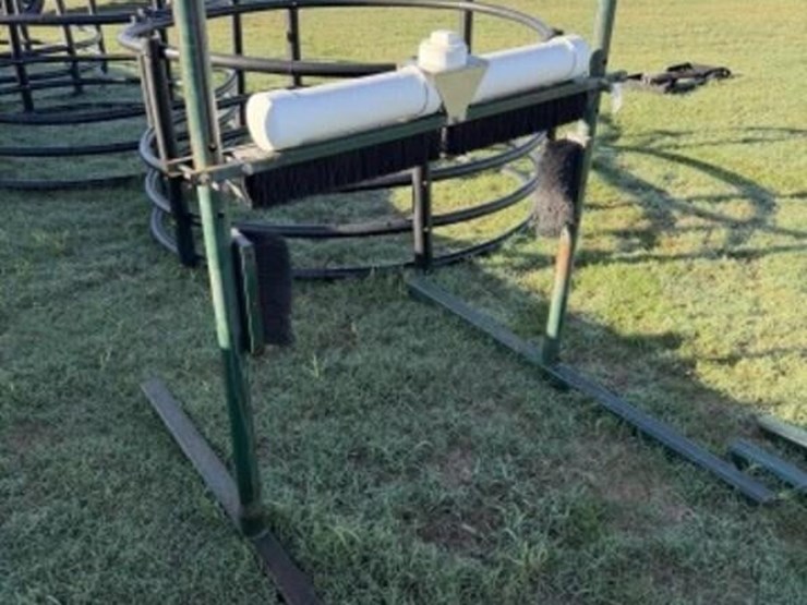 escoba-livestock-oiler-image-1