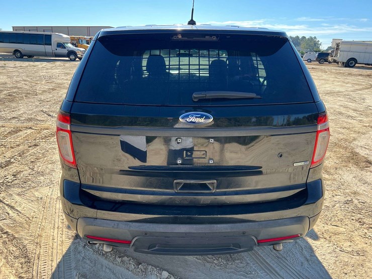 2015-ford-explorer-image-6