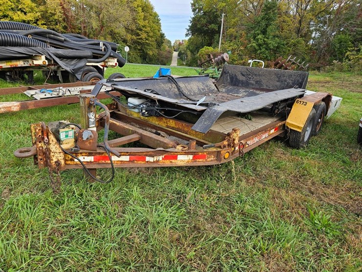 #2126-•-towmaster-tandem-axle-utility-tilt-trailer-image-1