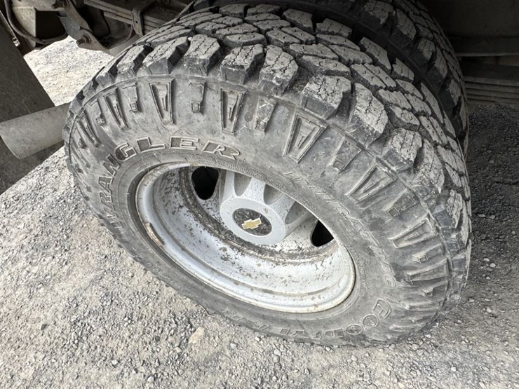 2013-chevrolet-silverado-3500-image-15