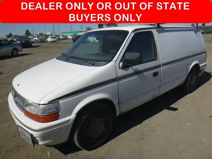 1993-dodge-caravan-image-1