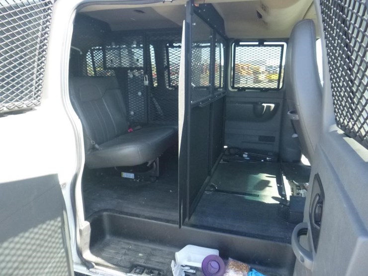 2013-chevrolet-express-3500-image-7