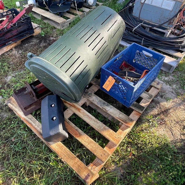 #3212 • Grass Packer, Agitator, and More