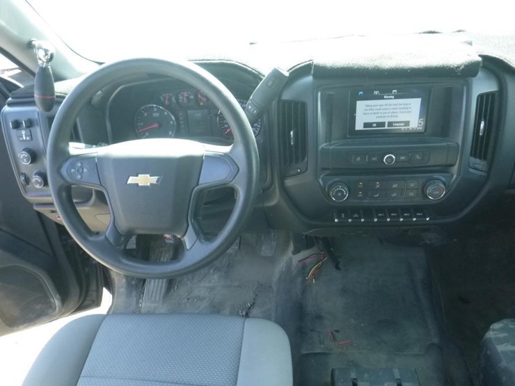 2018-chevrolet-1500-image-10