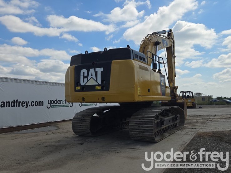 2018-caterpillar-352-image-5