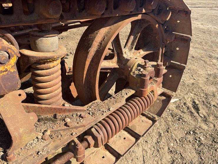 caterpillar-60-image-17