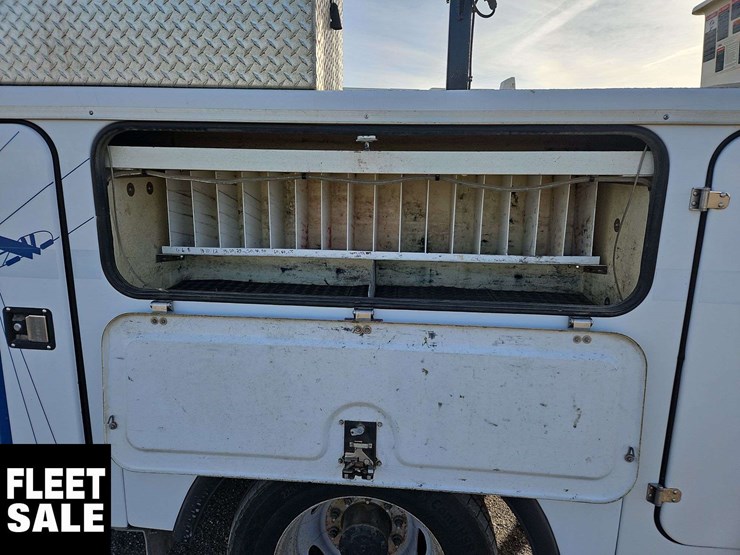 2020-ford-f550-image-28