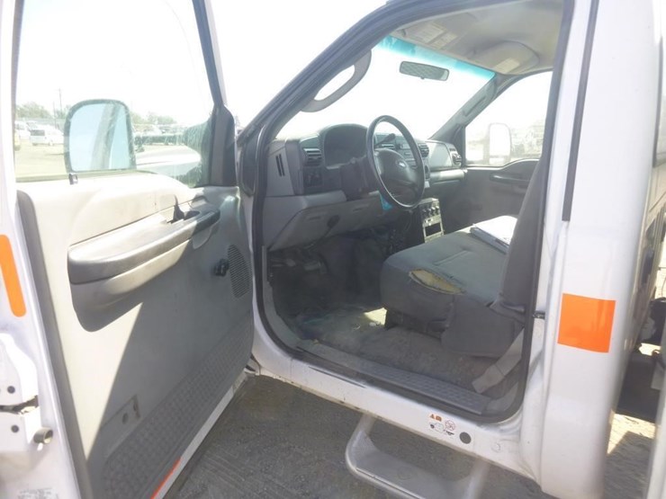2005-ford-f450-image-8