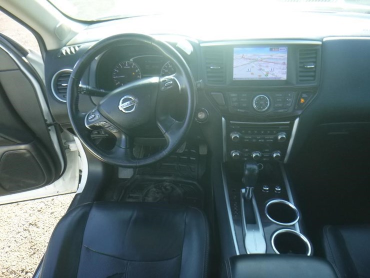2013-nissan-pathfinder-image-9