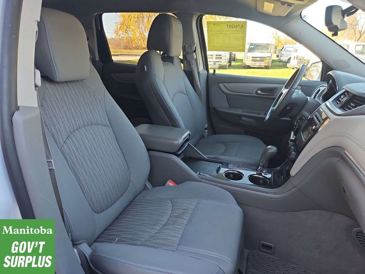 2016-chevrolet-traverse-image-32