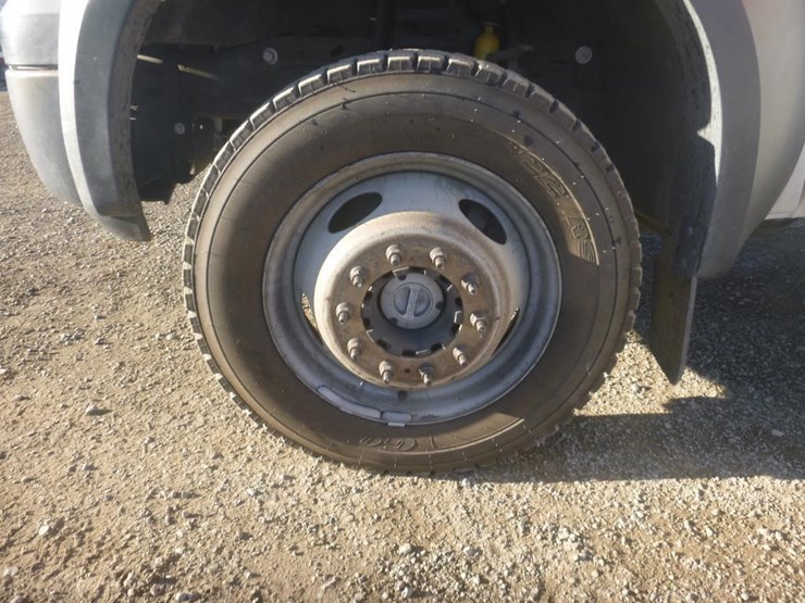 2005-ford-f450-image-25