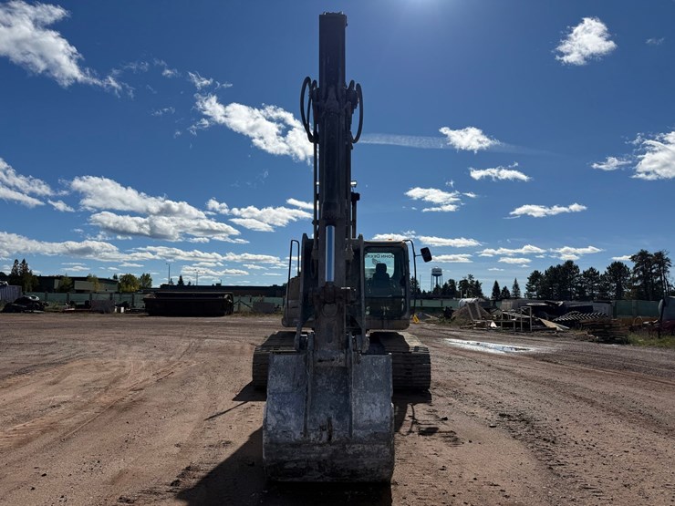 deere-210g-lc-image-8