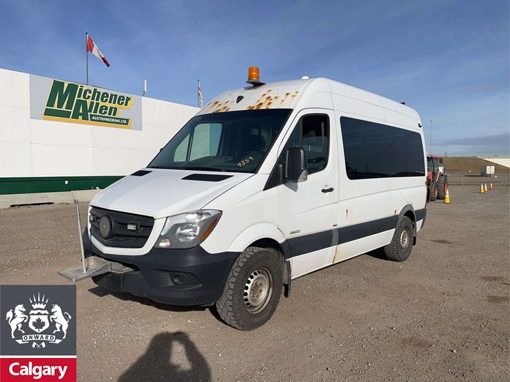 2016-mercedes-benz-sprinter-3500-image-1