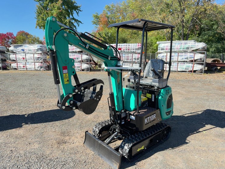 cfg-industrial-kt13r-mini-excavator-image-1
