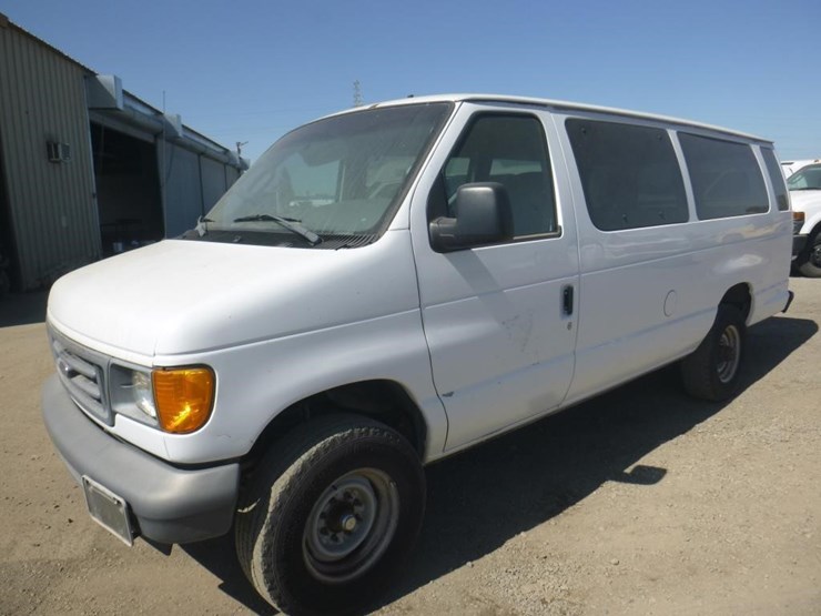 2007-ford-econoline-350-image-2