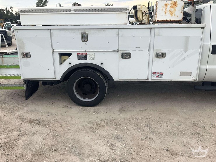 2014-ford-f550-image-21