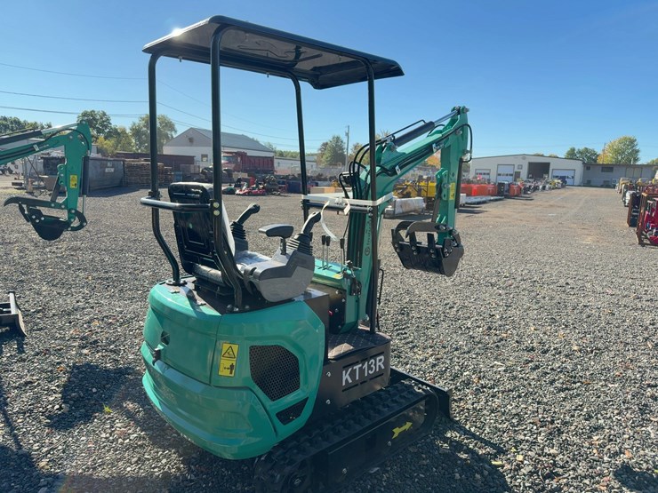 cfg-industrial-kt13r-mini-excavator-image-3