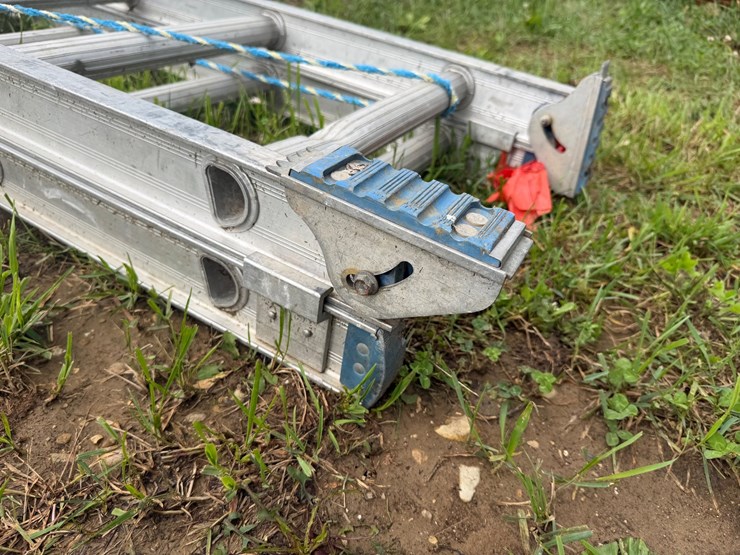 #4043-•-werner-aluminum-extension-ladder-image-3