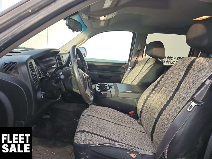 2014-chevrolet-silverado-2500hd-image-13