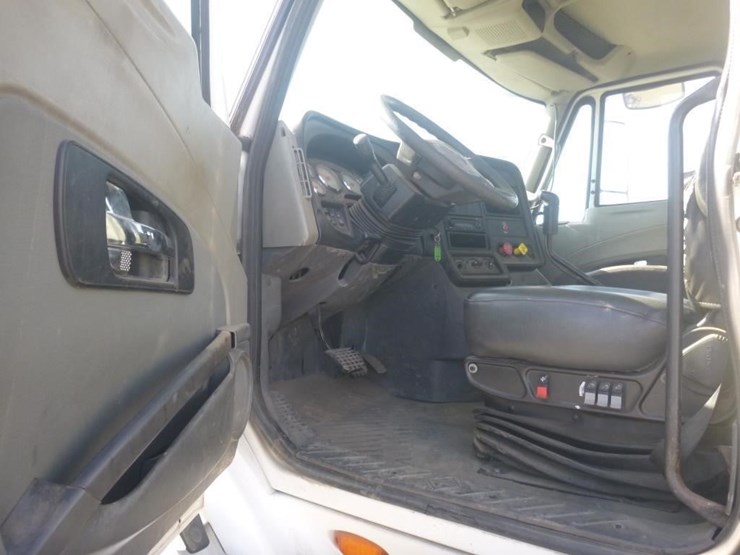 2012-international-prostar-image-10