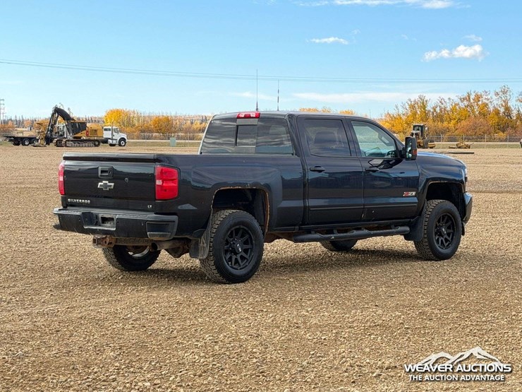 2017-chevrolet-silverado-2500hd-lt-image-3
