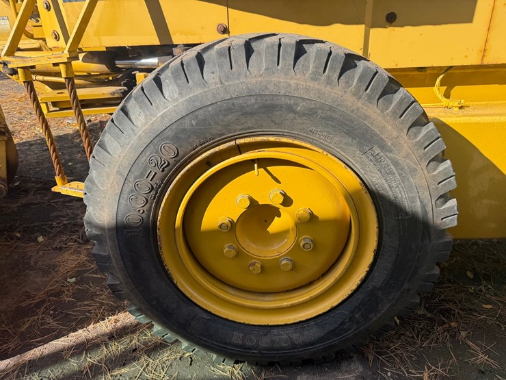 #3534-•-komatsu-gd305a-motor-grader-image-98