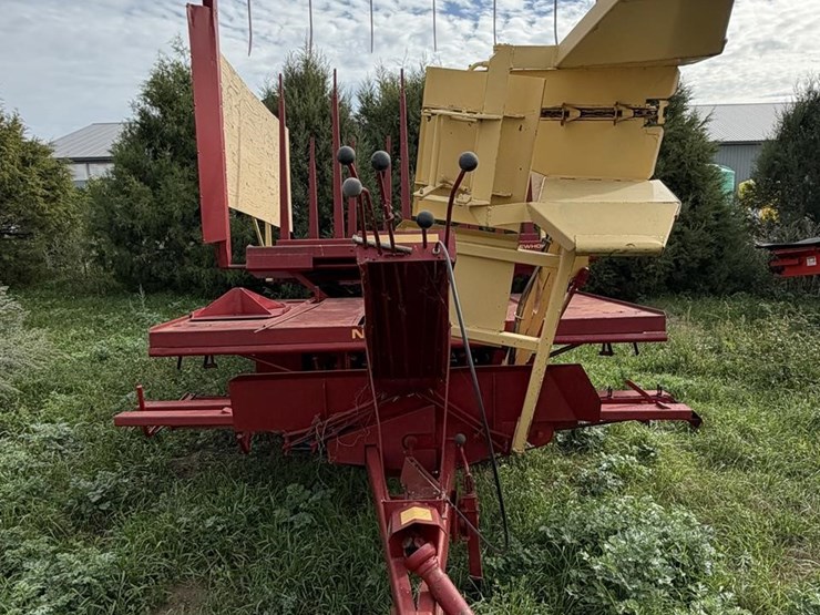 new-holland-1033-image-2